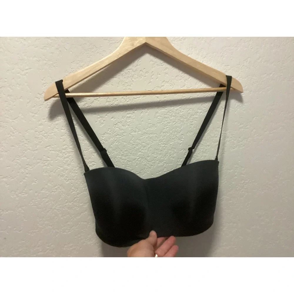 SKIMS WirelessStrapless Bra Womens 34DDD‎ Onyx Black BA-BR-2530 Body Collection